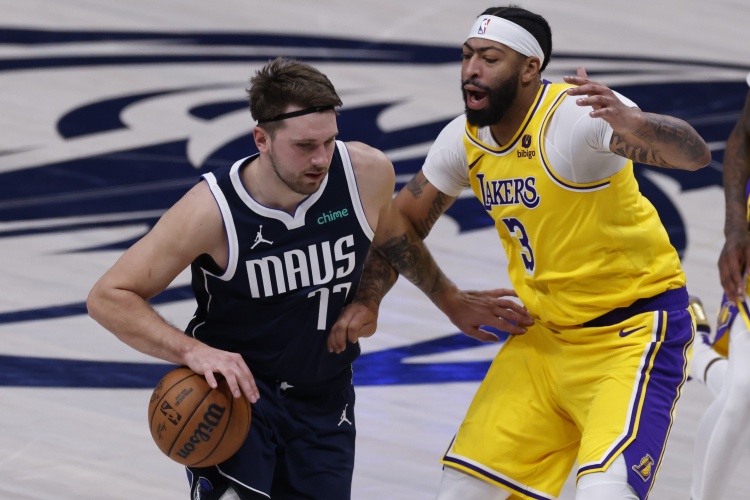 KD:这应该是我在联盟或这项运动中所见过最大的一笔交易了